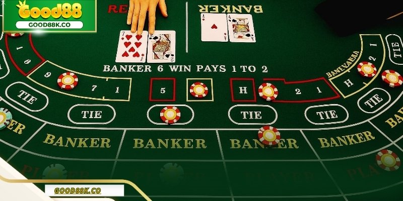 Cách chơi Baccarat chia bài và tính điểm trong một ván Baccarat tiêu chuẩn